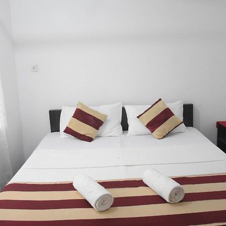 Molino Tourist Rest Anuradhapura Hotel Bagian luar foto