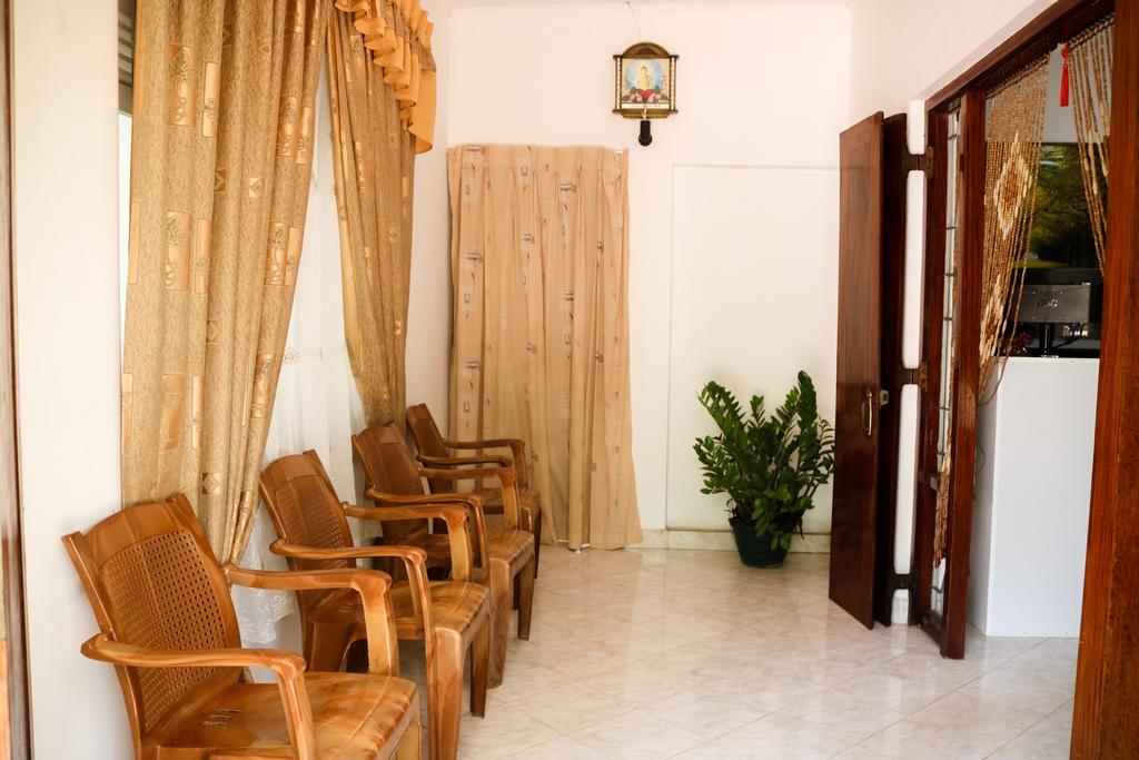 Molino Tourist Rest Anuradhapura Hotel Bagian luar foto