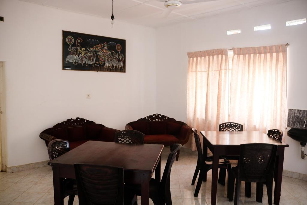 Molino Tourist Rest Anuradhapura Hotel Bagian luar foto