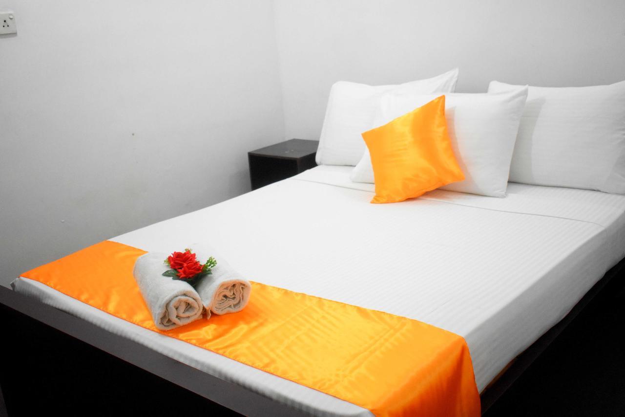 Molino Tourist Rest Anuradhapura Hotel Bagian luar foto