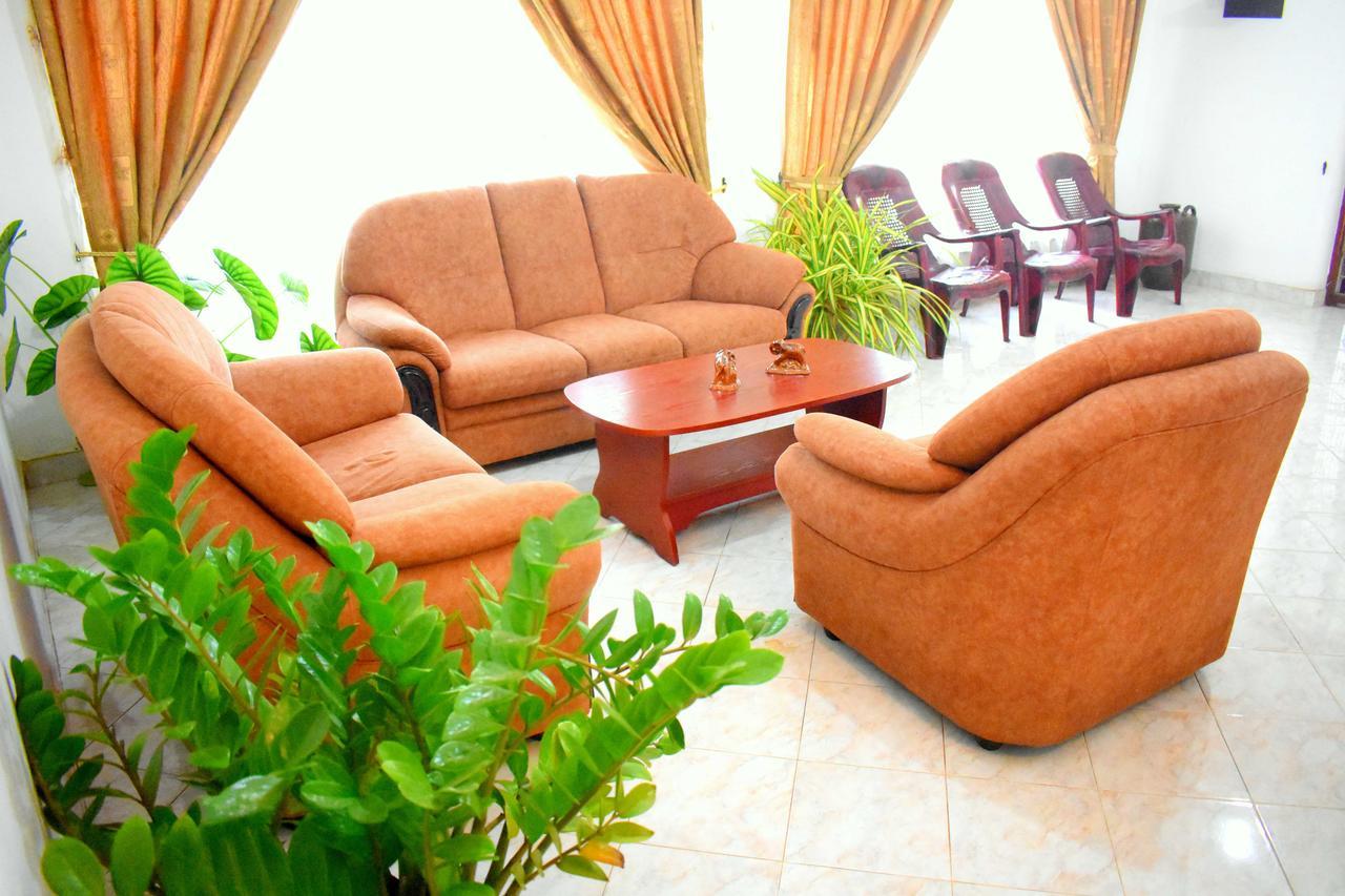 Molino Tourist Rest Anuradhapura Hotel Bagian luar foto