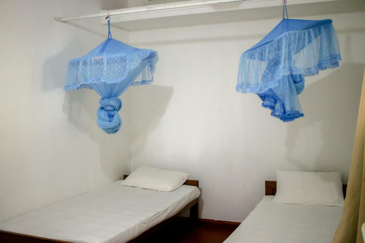 Molino Tourist Rest Anuradhapura Hotel Bagian luar foto
