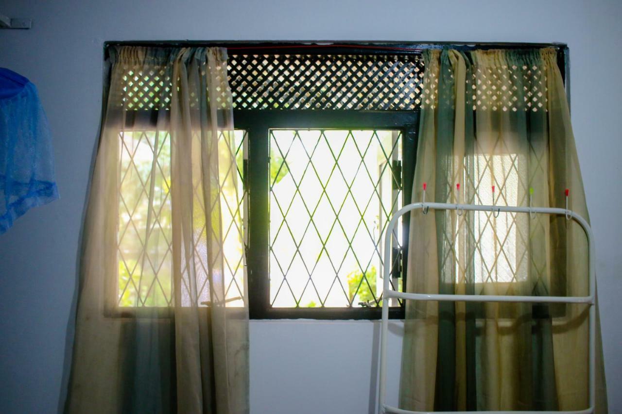 Molino Tourist Rest Anuradhapura Hotel Bagian luar foto