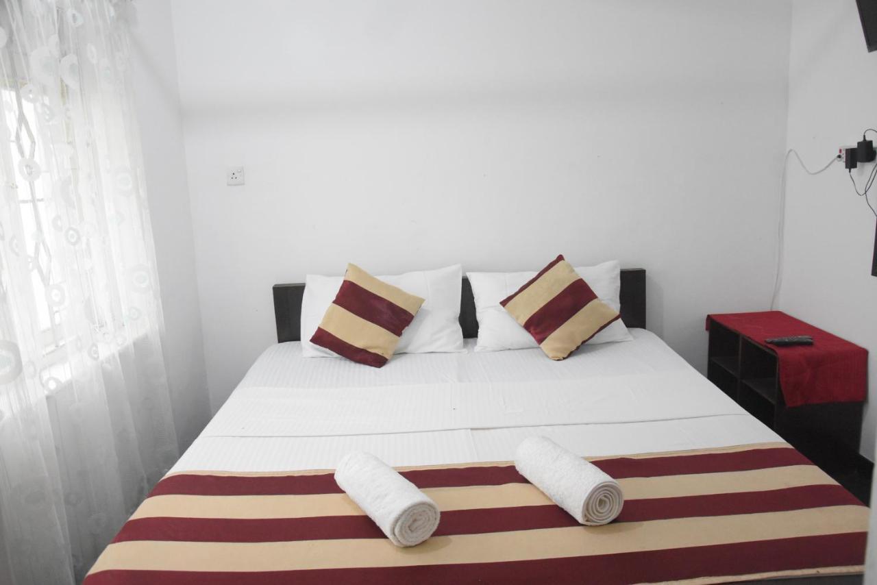 Molino Tourist Rest Anuradhapura Hotel Bagian luar foto