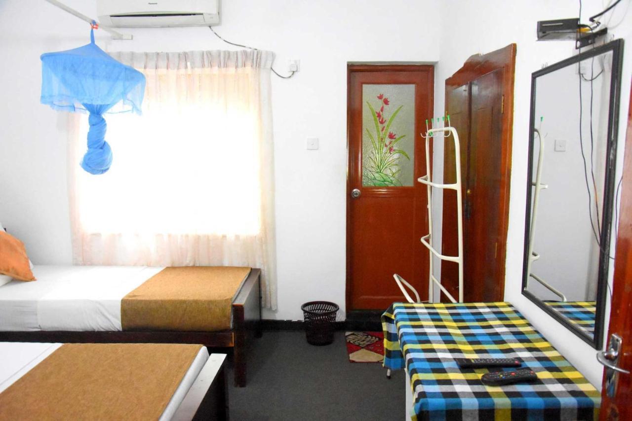 Molino Tourist Rest Anuradhapura Hotel Bagian luar foto