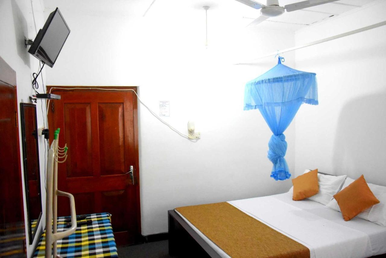 Molino Tourist Rest Anuradhapura Hotel Bagian luar foto